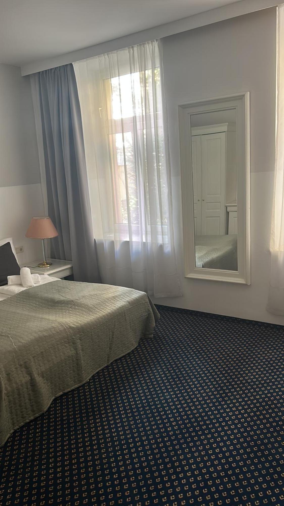 Self-Check-In Hotel Adlon 비엔나 외부 사진